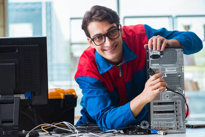 計算機修理工在IT車間的工作職責與流程