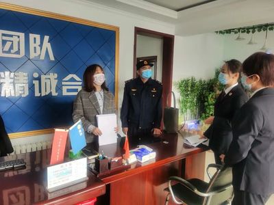 下花園區(qū)檢察院規(guī)范小微型客車租賃，為行業(yè)安全消除隱患